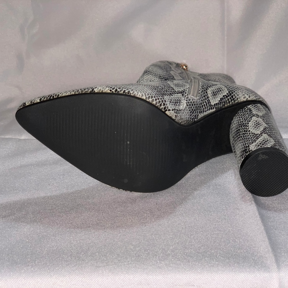 NOT FOR SALE SOLD ON ANOTHER LISTING - Picture 5 of 6